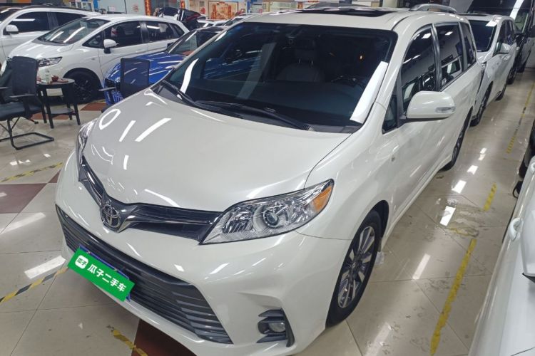 Used Toyota SIENNA 2018 3.5L Two-Wheel Drive SE U.S. Specification
