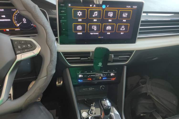 Used Volkswagen Tiguan L 2024 Outstanding Model 330TSI Automatic Two-Wheel Drive R-Line Dragon Glory Edition