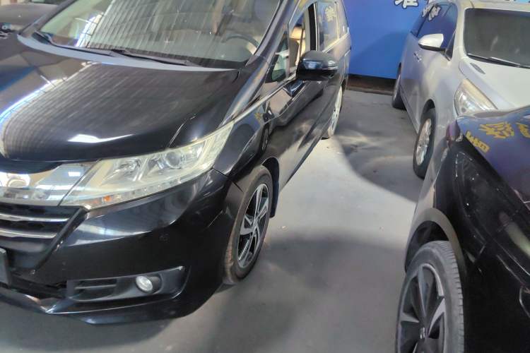Used Honda Odyssey 2015 Revised 2.4L Luxury Edition