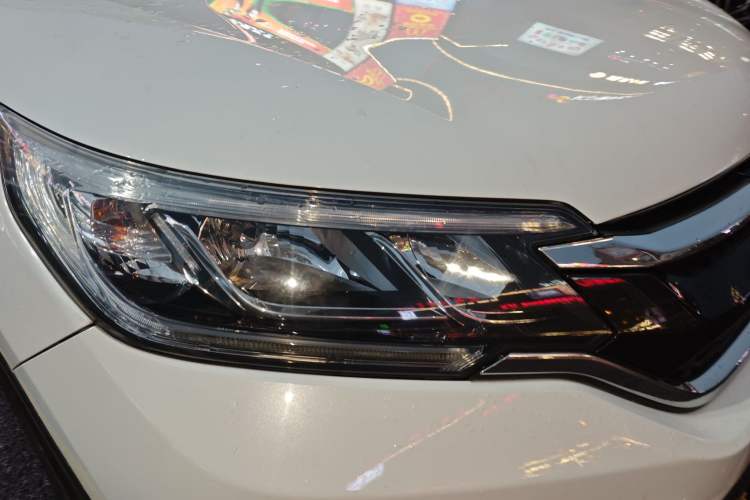 Used Honda CR-V 2015 2.0L two-wheel drive urban version Right Front Headlight