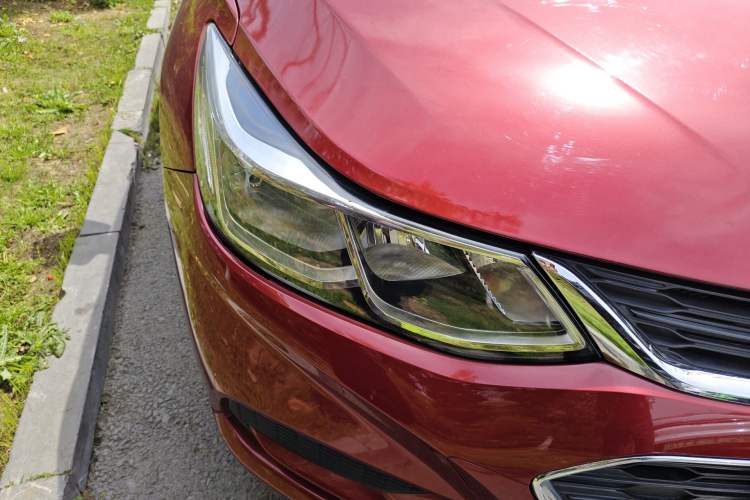 Used Chevrolet Cruze 2017 1.5L Automatic Pioneer Sunroof Edition Right Front Headlight