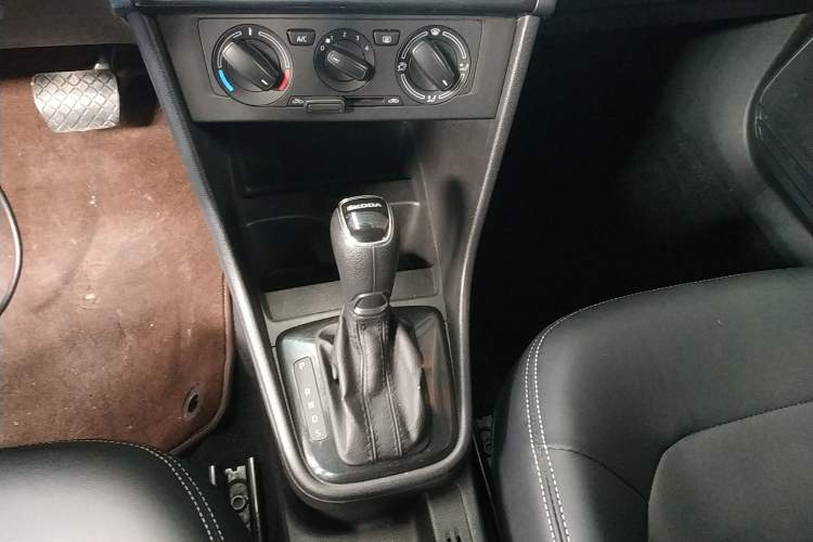 Used Skoda Rapid Spaceback 2014 1.6L Automatic Enjoyment Edition