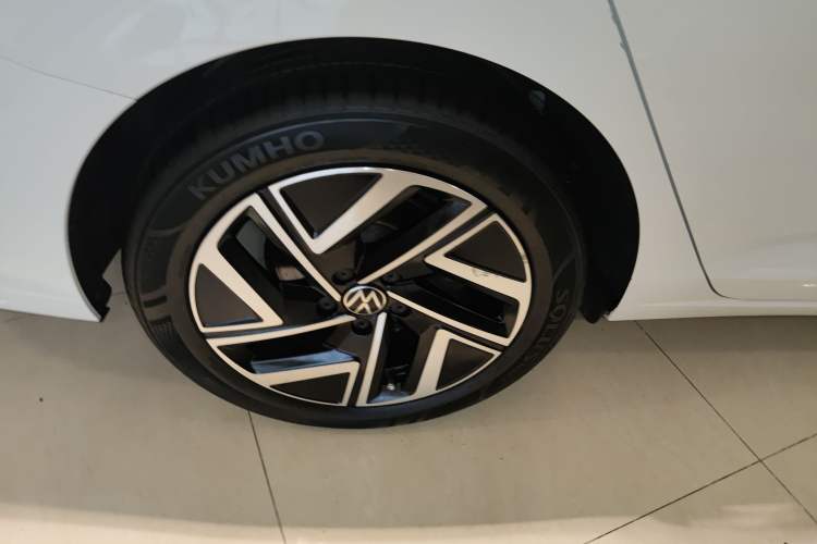 Used Volkswagen Sagitar 2023 280TSI DSG Beyond Lite Edition Right Rear Wheel Hub