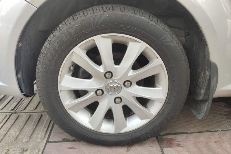 Used Buick Excelle 2013 1.5L Manual Classic Model Left Front Wheel Hub