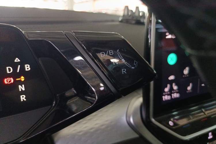 Used Volkswagen ID.6 X 2021 Pro Smart Long-Range Edition Gear Lever