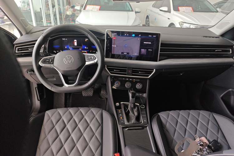 Used Volkswagen Sagitar 2023 300TSI DSG Excellence Edition Center Console