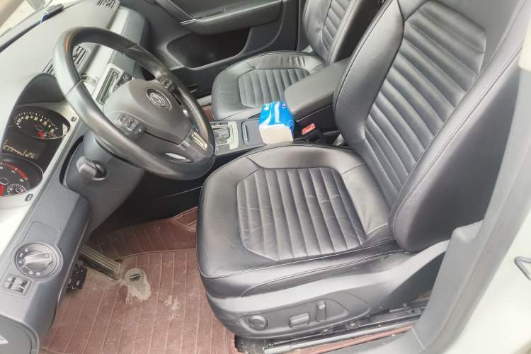 Used Volkswagen Magotan 2013 1.8TSI Premier Model Left Front Seat