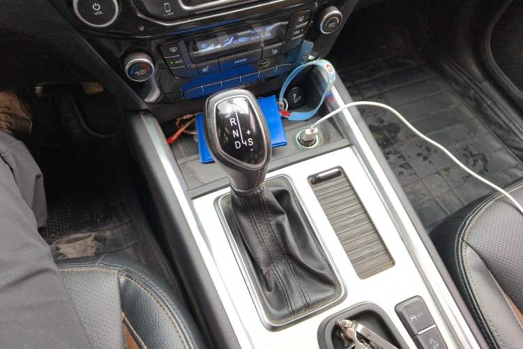 Used Geely Auto Vision X6 2016 1.3T CVT Flagship Model Gear Lever