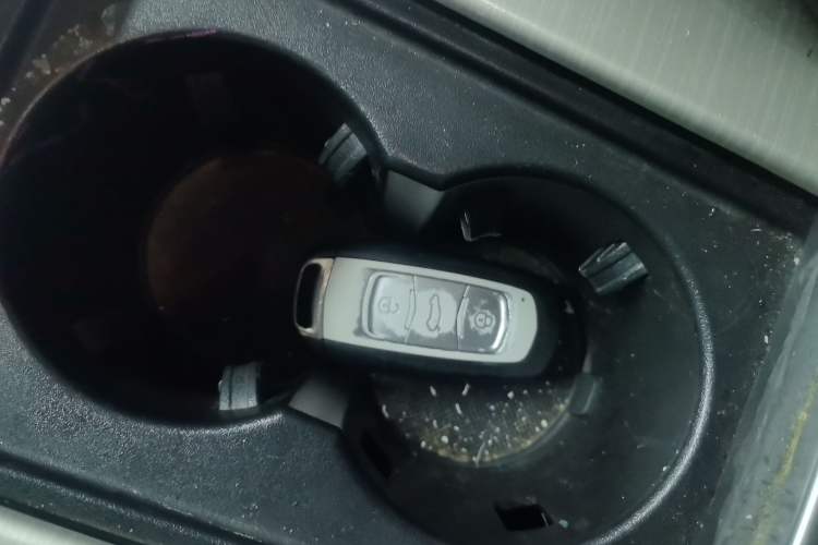 Used Geely Auto Emgrand X7 Sport 2018 1.8TD Automatic Two-Wheel Drive Smart Connect 4G Internet Edition
