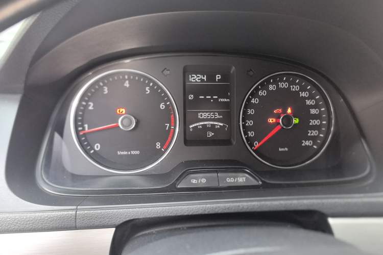 Used Volkswagen Lavida 2013 Restyled Classic 1.6L Automatic Comfort Edition Odometer Close Up