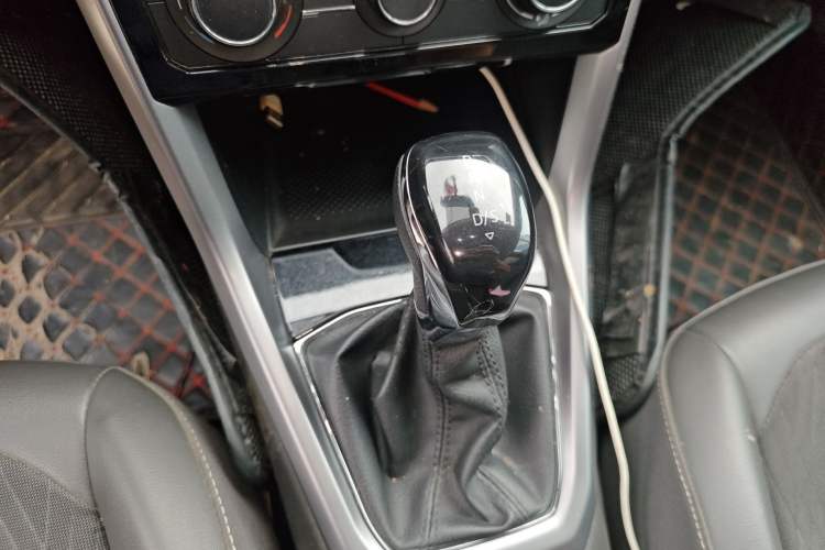 Used Volkswagen T-Cross 2019 280TSI DSG Comfort Edition Gear Lever