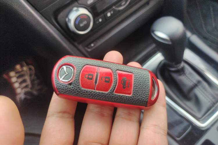 Used Mazda 3 Axela 2017 Sedan 1.5L Automatic Luxury Model Emission Standard China V Vehicle Key