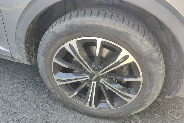 Used Wey VV6 2021 2.0T Two-Wheel Drive Smart Protection+ Right Front Wheel Hub