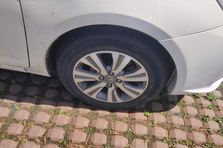 Used Great Wall C30 2016 1.5L AMT Luxury Model Right Front Wheel Hub