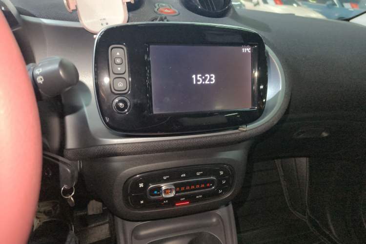 Used smart forfour 2016 0.9T 66 kW Pioneer Edition