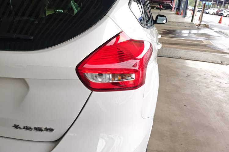 Used Ford Focus 2018 Hatchback Classic 1.6L Automatic Trendy SmartDrive Edition