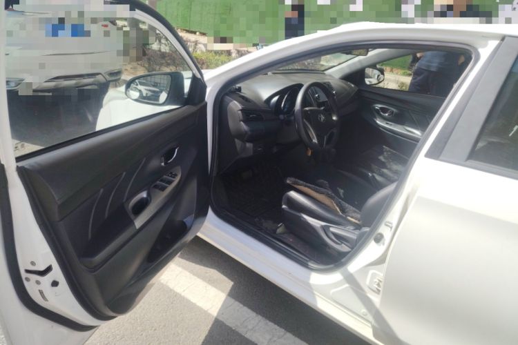 Used Toyota YARiS L Zhi Xuan 2015 1.5E Automatic Charm Edition
