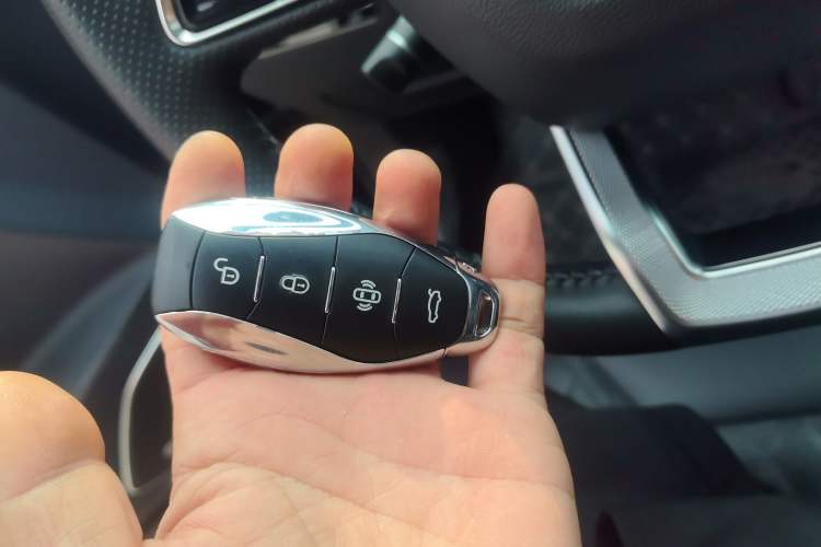 Used Hongqi HS5 2023 2.0T Qixiang Pro Edition
