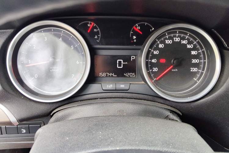 Used Peugeot 408 2016 1.6T Automatic Luxury Edition Instrument Cluster