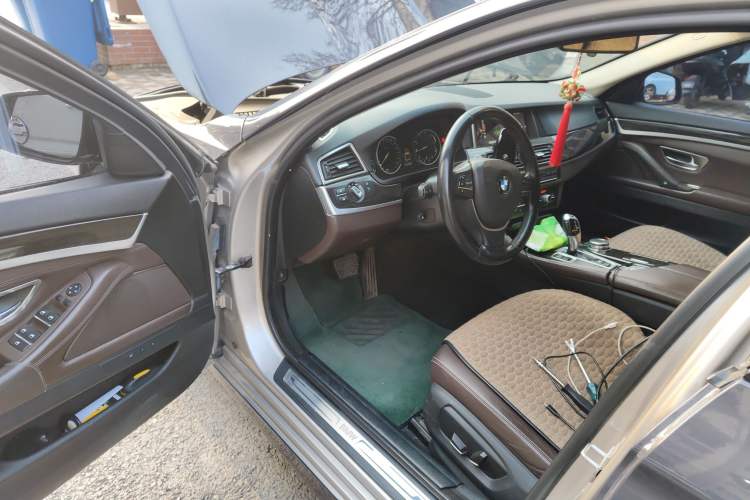 Used BMW 5 Series 2014 525Li Luxury Design Package
