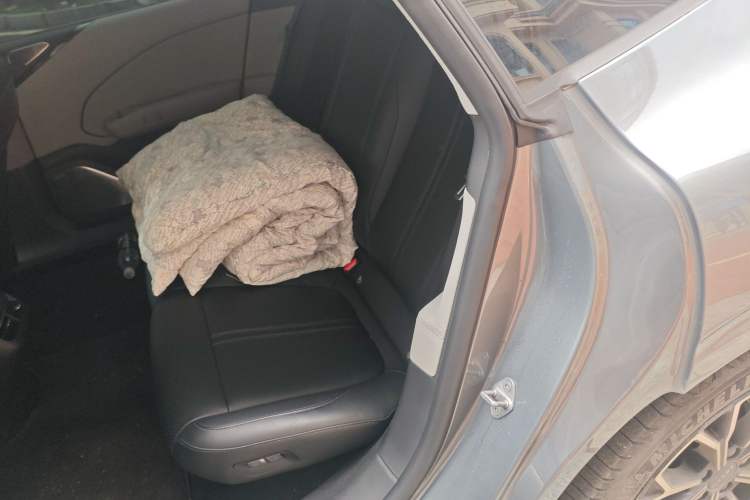 Used Zeekr 007 2024 Rear-Drive Enhanced Version 75 kWh Left Rear Seat