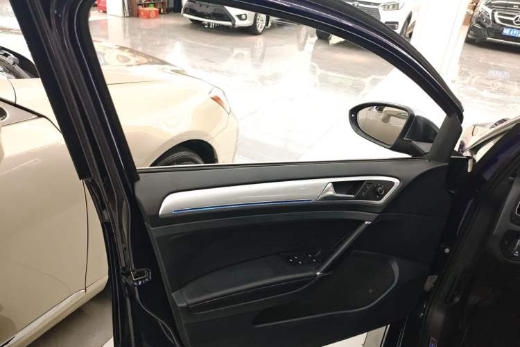 Used Volkswagen Golf Pure Electric 2020 Chari