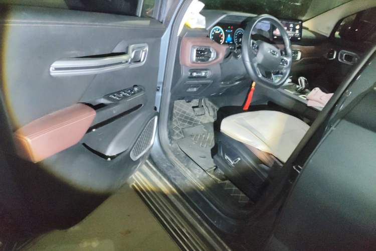 Used Geely Auto Haoyue 2022 1.8TD Automatic Prestige 7-Seater Driver Seat