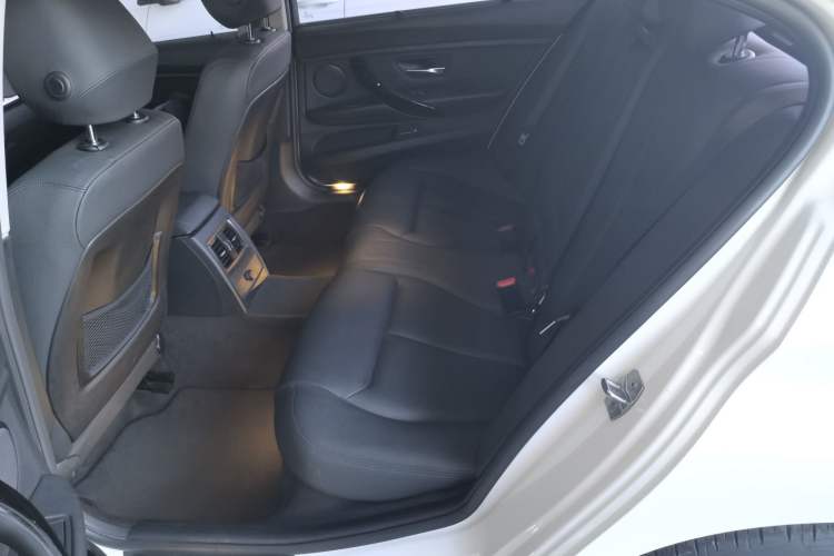 Used BMW 3 Series 2016 320Li Ambition Model
