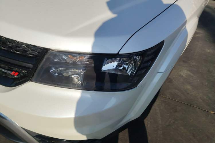 Used Dodge Journey 2016 2.4L Two-Wheel-Drive Touring Edition Left Front Headlight