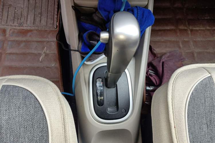 Used Venucia R50 2015 1.6L Automatic Fashion Edition
