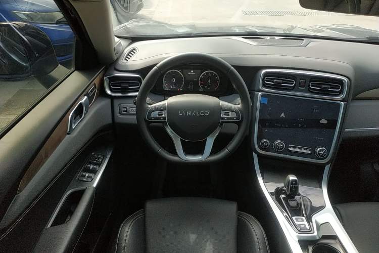 Used Lynk & Co 01 2019 2.0T Two-Wheel-Drive Pro Version China VI Standard