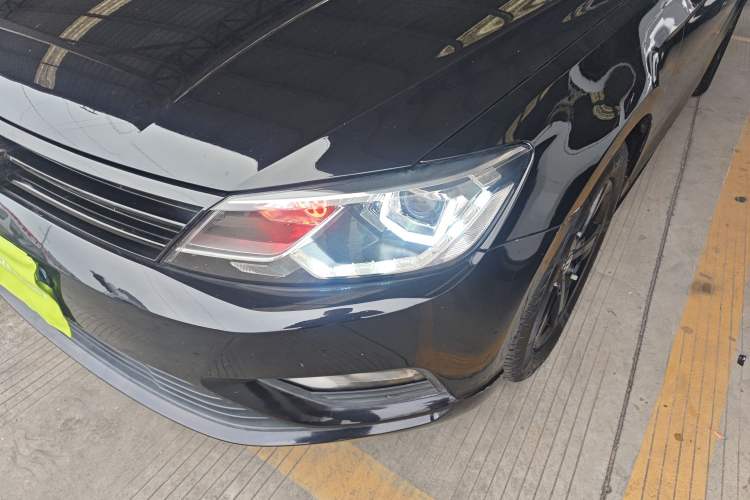 Used Volkswagen Lamando 2017 230TSI DSG Fashion Edition
