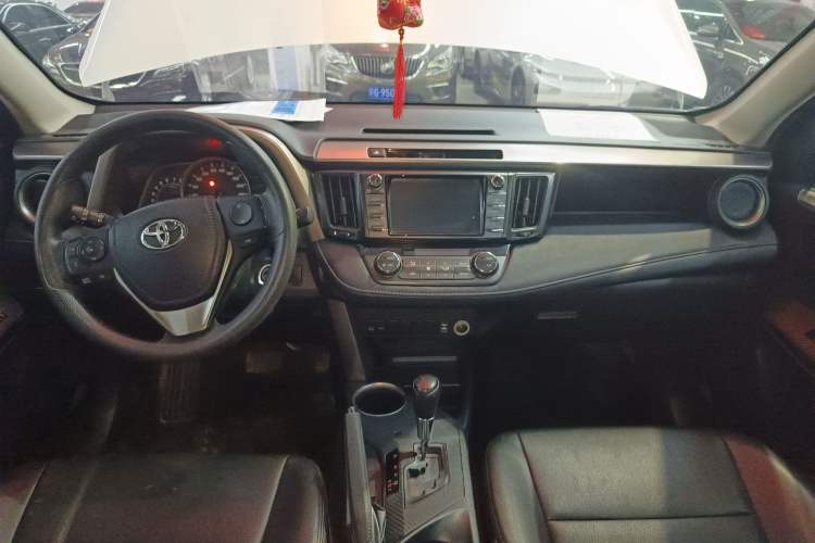 Used Toyota RAV4 2015 2.0L CVT Two-Wheel Drive Fashion Edition
