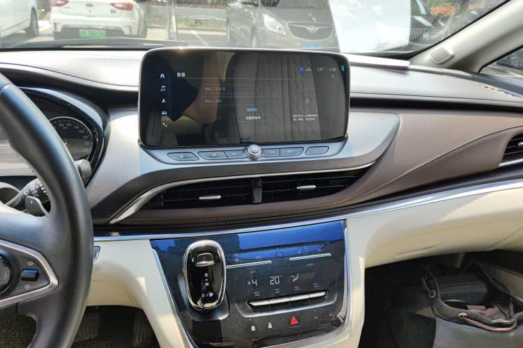 Used Buick GL8 2022 Land Executive Class 652T Prestige Model
