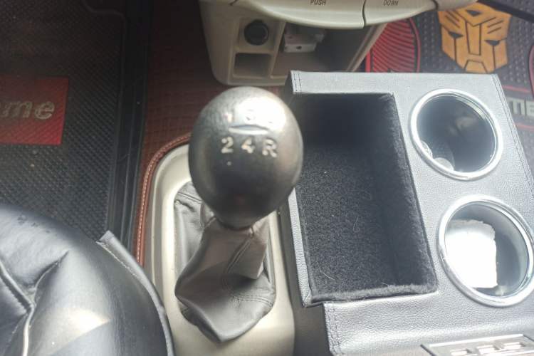 Used JAC Group Refine 2011 2.4L Colorful Journey Gasoline Standard Edition HFC4GA1-C
