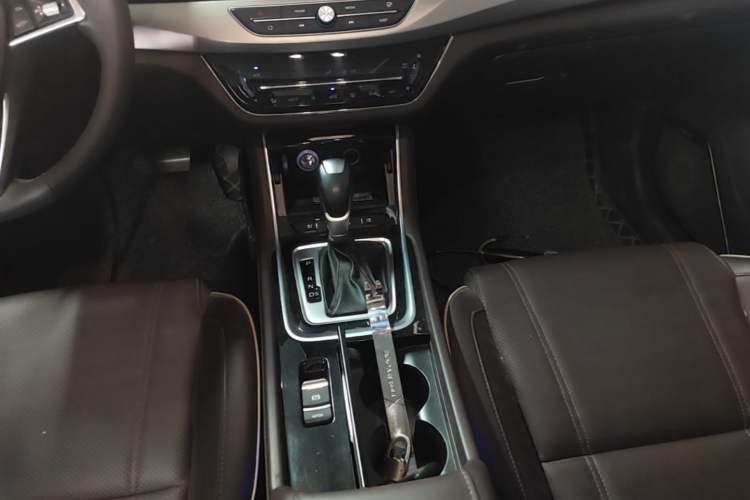 Used CHANGAN Raeton CC 2018 1.5T Automatic Zunya Model China V Standard
