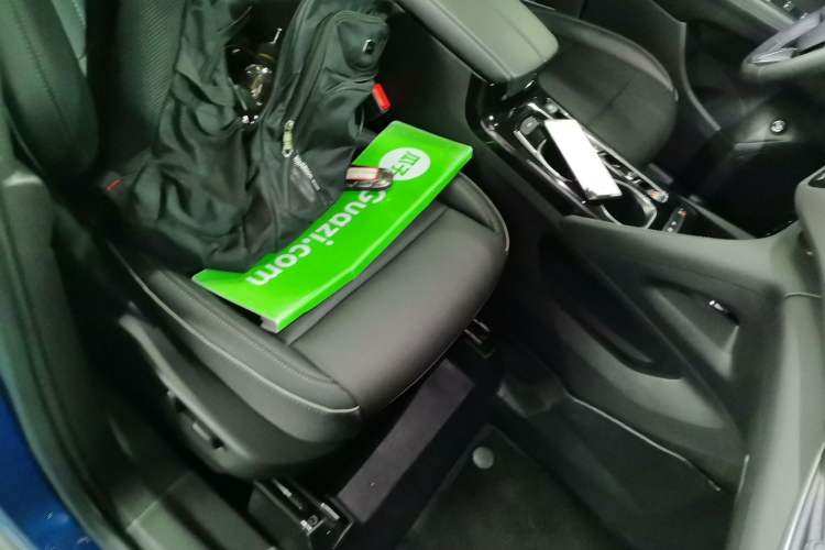 Used Buick Envision 2023 Encore S 652T Two-Wheel-Drive Luxury Model
