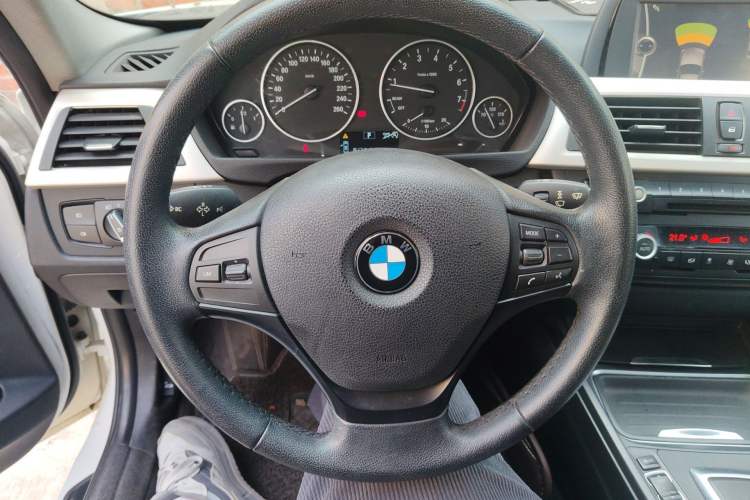 Used BMW 3 Series 2014 320Li Fashion Model Steering Wheel