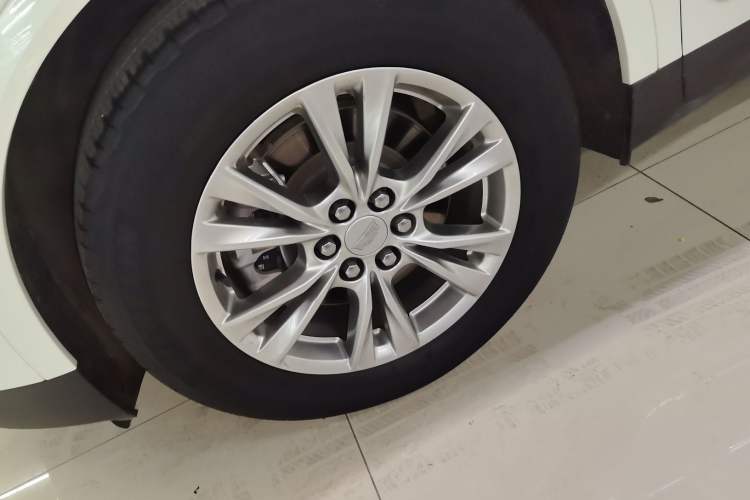 Used Cadillac XT5 2021 28T Luxury Model
