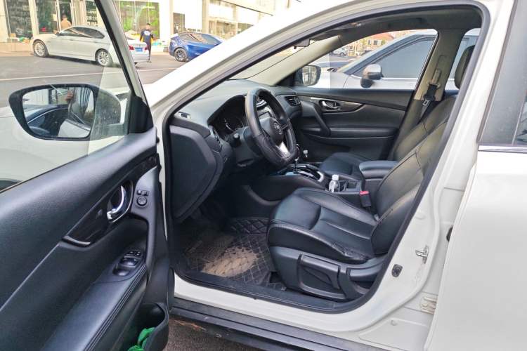 Used Nissan X-Trail 2017 2.0L CVT Comfort Edition 2WD Driver Seat