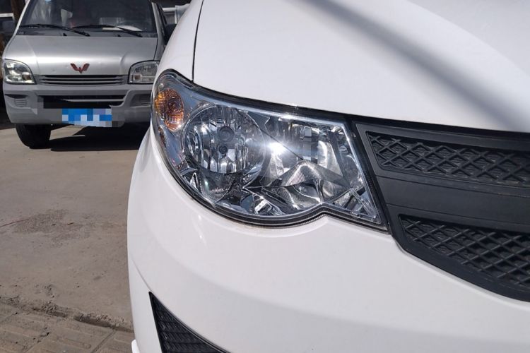 Used Wuling Hongguang 2021 1.5L S Base Version LAR Right Front Headlight