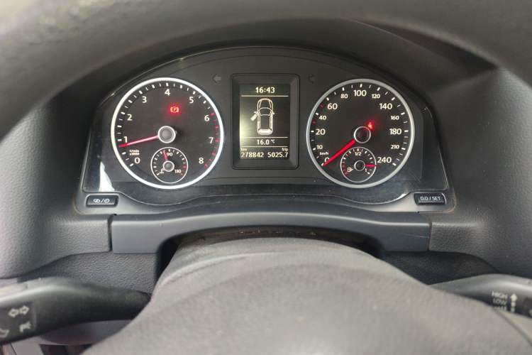 Used Volkswagen Tiguan 2015 1.8TSI Manual Two-Wheel Drive Fashion Edition Instrument Cluster