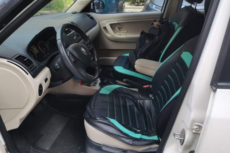 Used Skoda Fabia 2014 1.4L Automatic Crystal Edition
