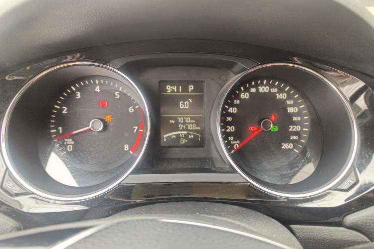 Used Volkswagen Sagitar 2015 1.6L Automatic Comfort Model
