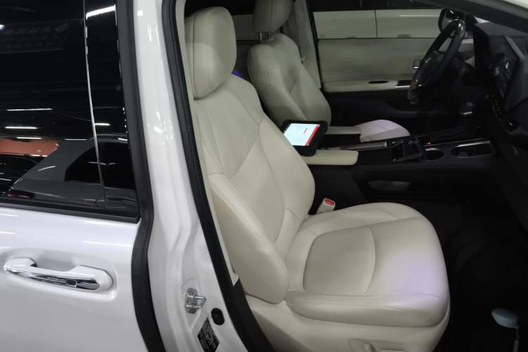 Used Toyota Sienna 2024 2.5L Hybrid Four-Wheel Drive Prestige Edition