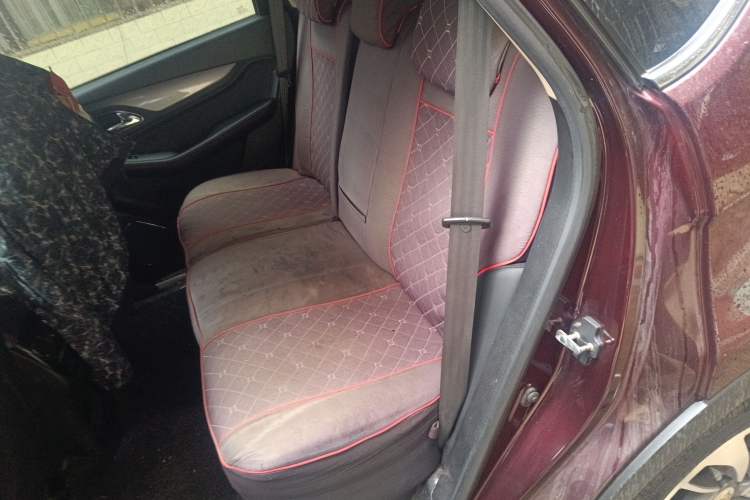 Used Baojun 560 2015 1.8L manual luxury version
