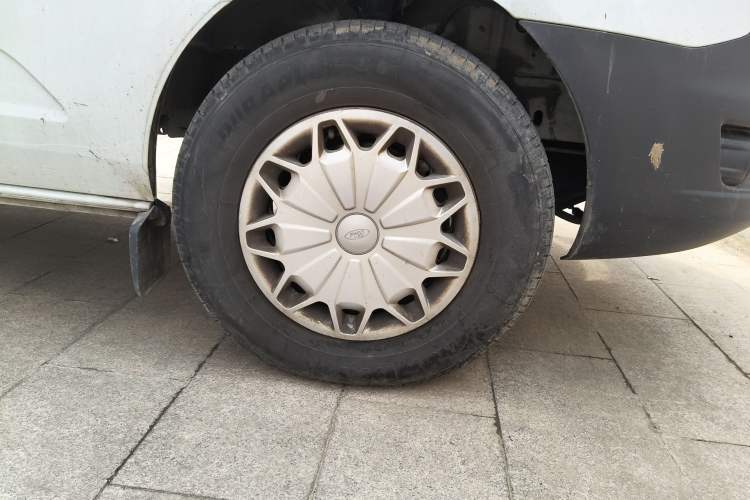 Used Ford Transit 2019 2.0T Diesel Multi-Purpose Commercial Vehicle Short Wheelbase Low Roof 6-Seater China VI Standard
