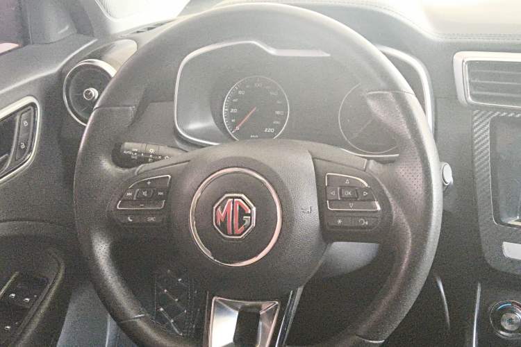 Used MG ZS 2017 1.5L Automatic Luxury Internet Edition