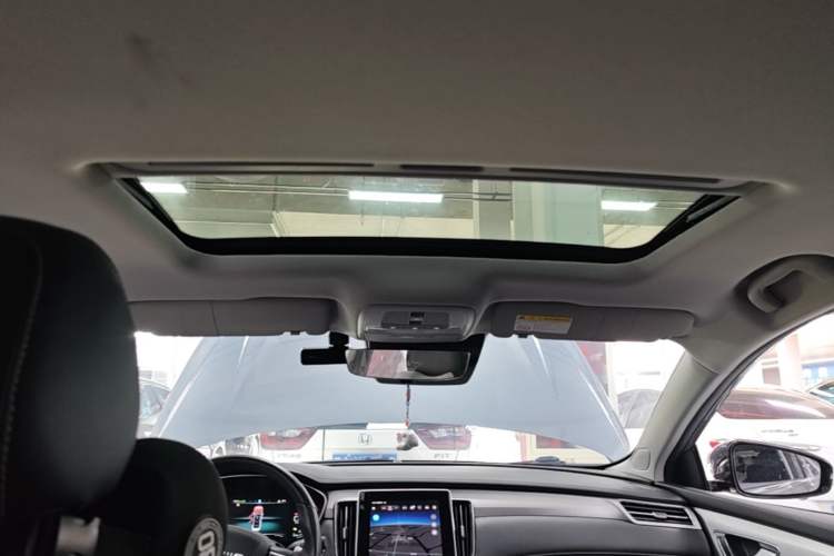 Used Roewe i6 MAX 2020 300TGI Automatic "Swell Cool Smart Drive" Edition
