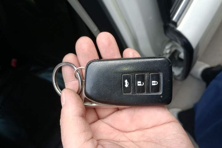 Used Lexus ES 2013 300h Elite Edition